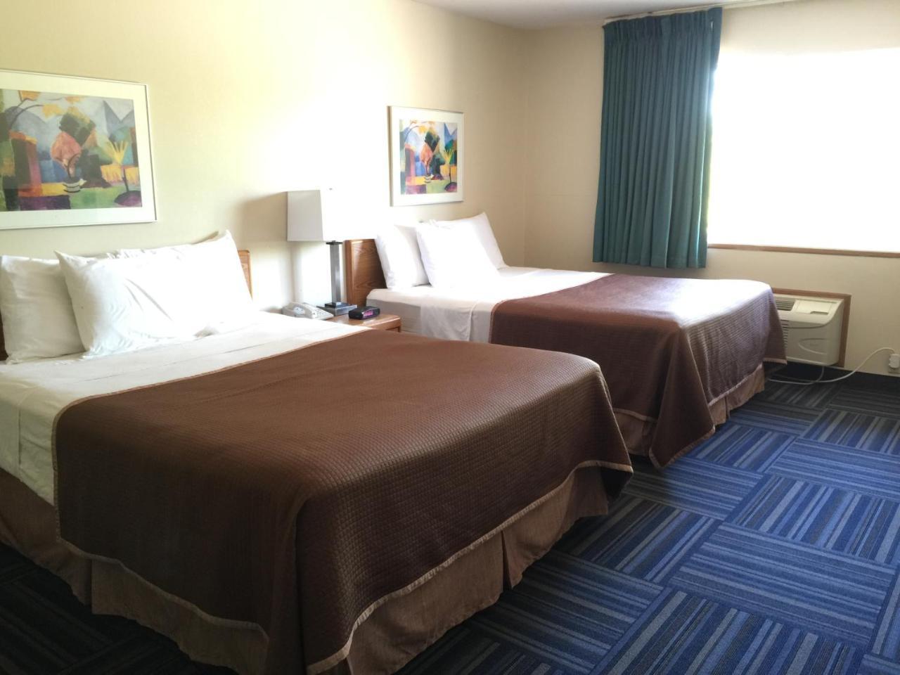 Sleep & 2* Lake Delton