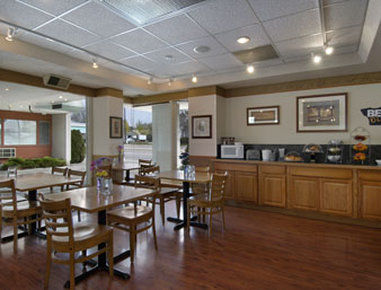 Sleep & 2* Lake Delton